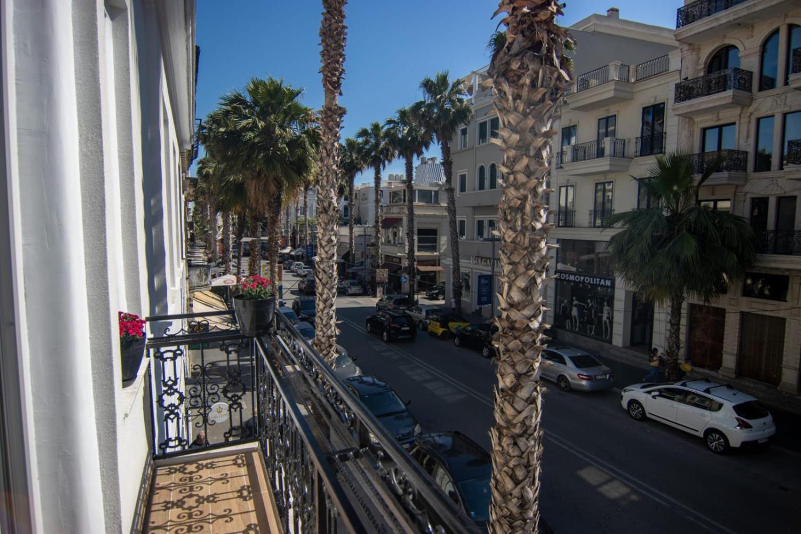 Santa Maria, Cerloj Hotel