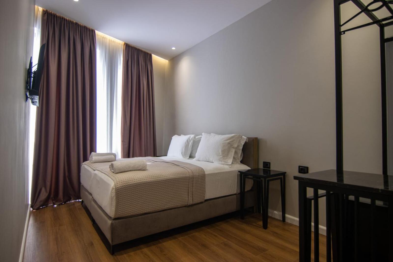 Santa Maria, Cerloj Hotel Durrës