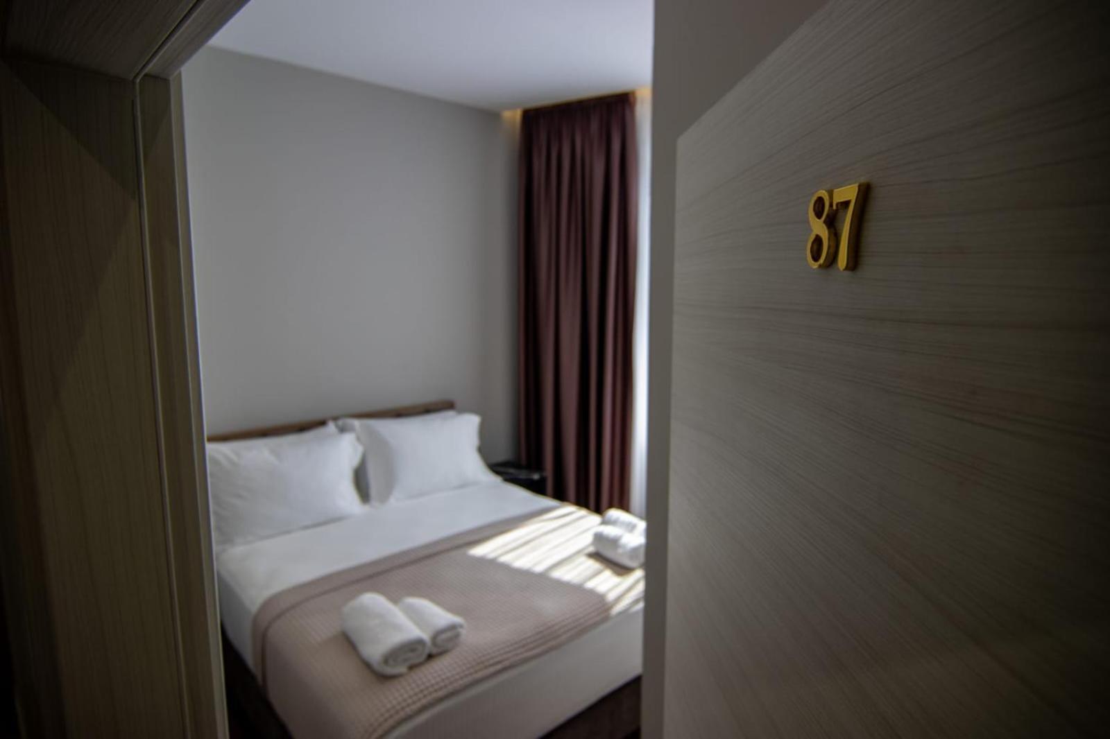 Santa Maria, Cerloj Hotel
